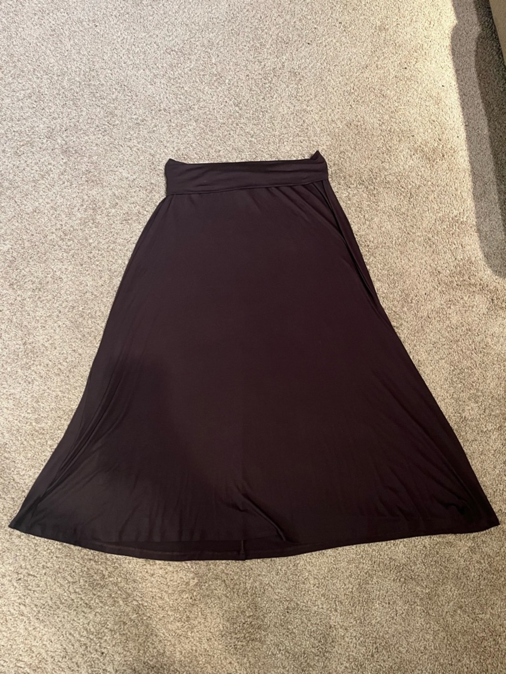 Classic Black Maxi Skirt with Flared Silhouette